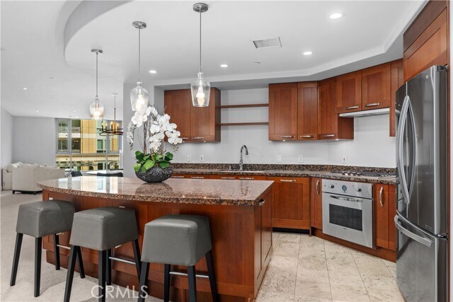 Building Photo - 5042 Scholarship