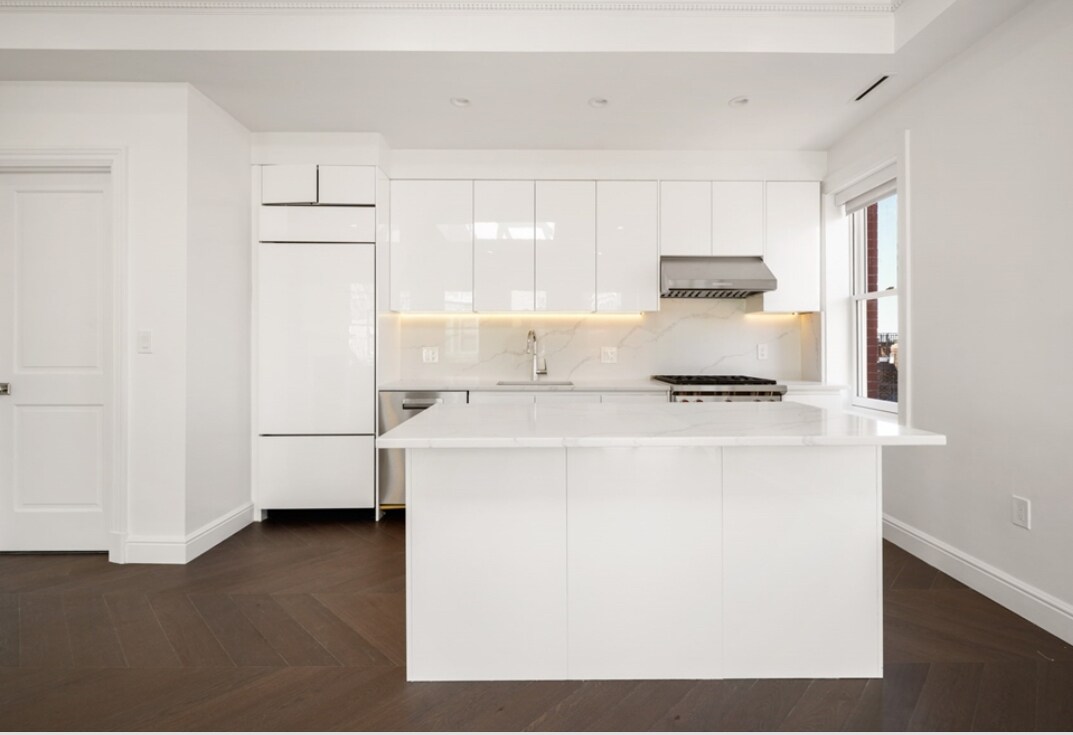 Building Photo - 537 Boylston St
