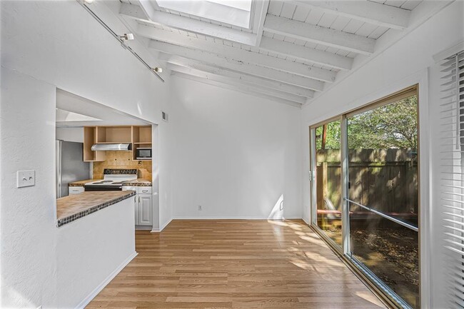 Building Photo - 8903 Trone Cir