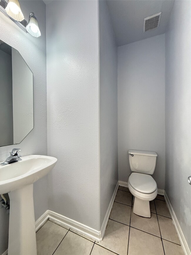 Building Photo - 7806 Pickford Knolls Ct