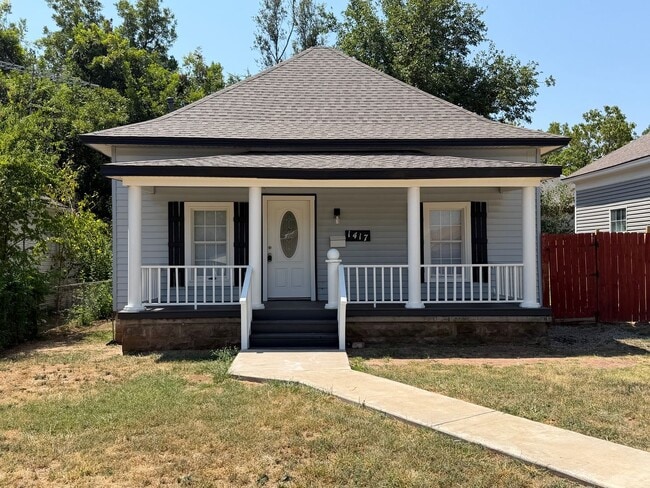 Building Photo - 1417 W Idaho Ave