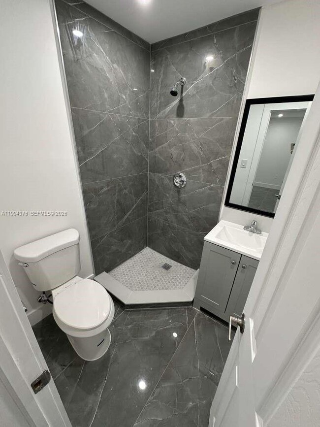 Building Photo - 10825 SW 145th Pl