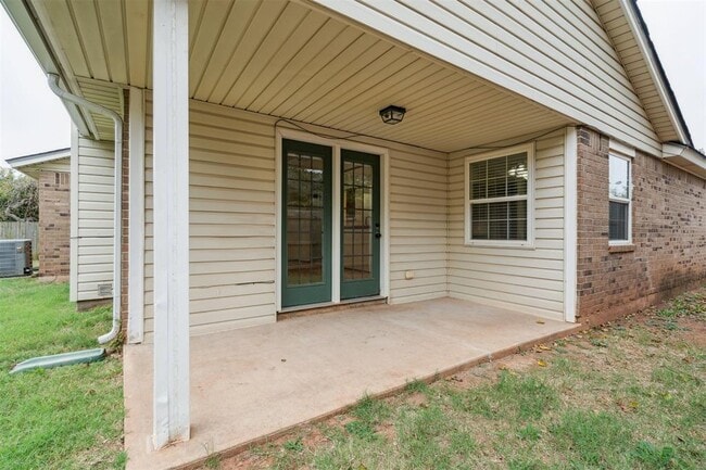 Building Photo - 16404 Del Mar Dr