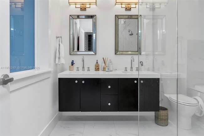 Building Photo - 1444 Mendavia Ave