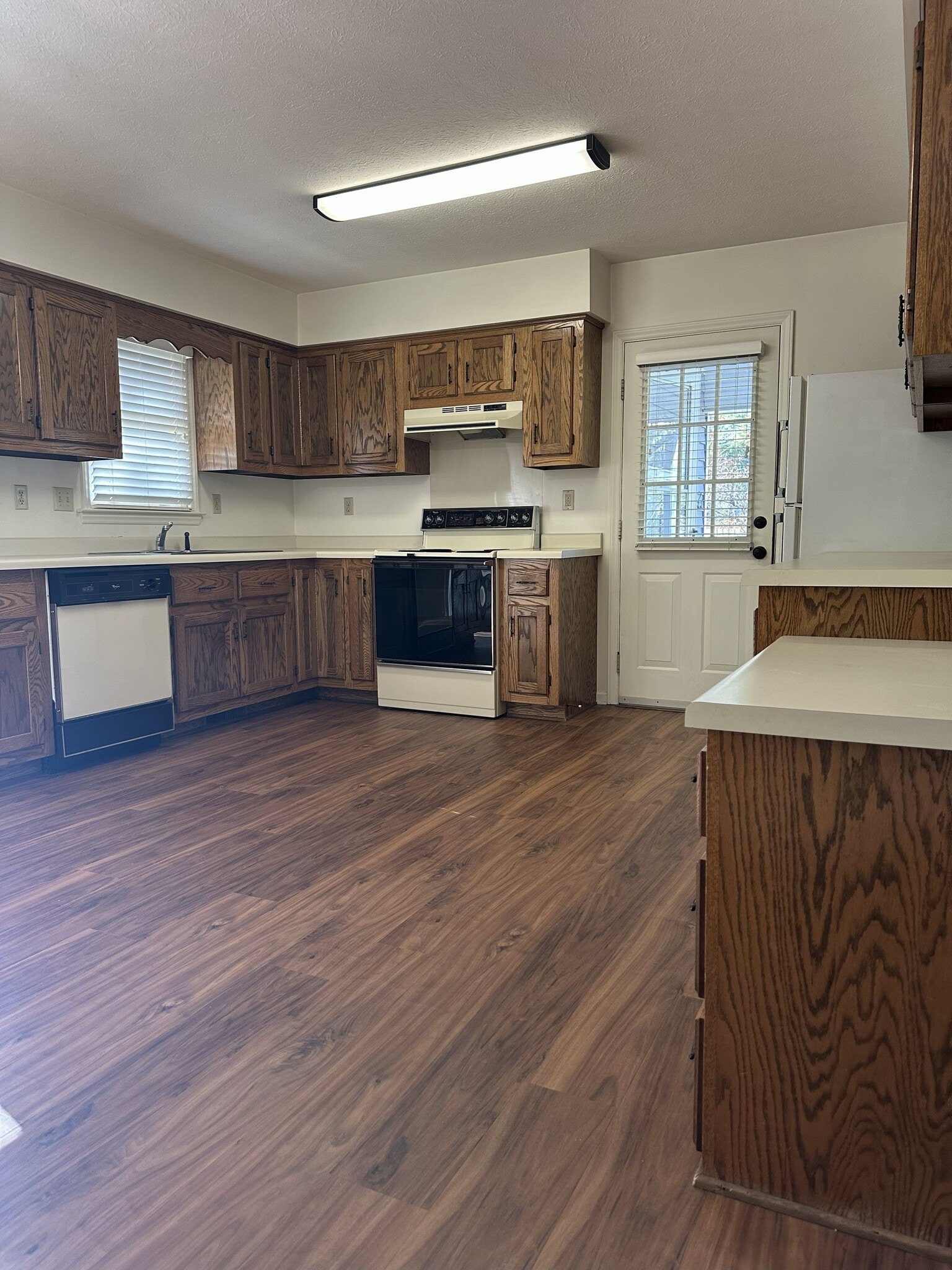 Building Photo - 625 Clearview Dr