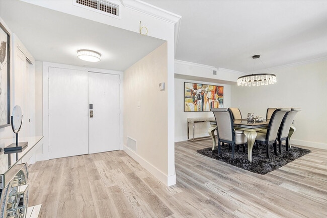 Building Photo - 3400 Galt Ocean Dr