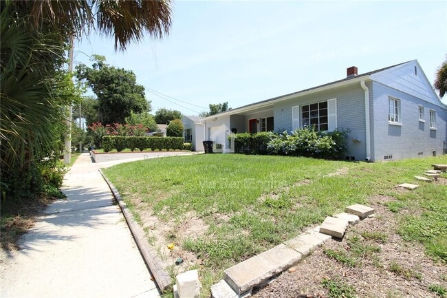 Building Photo - 1639 Oakmont Ln