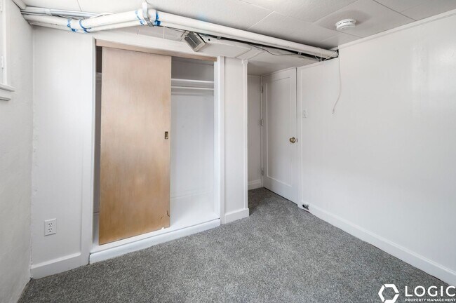 Building Photo - 30 E 900 N
