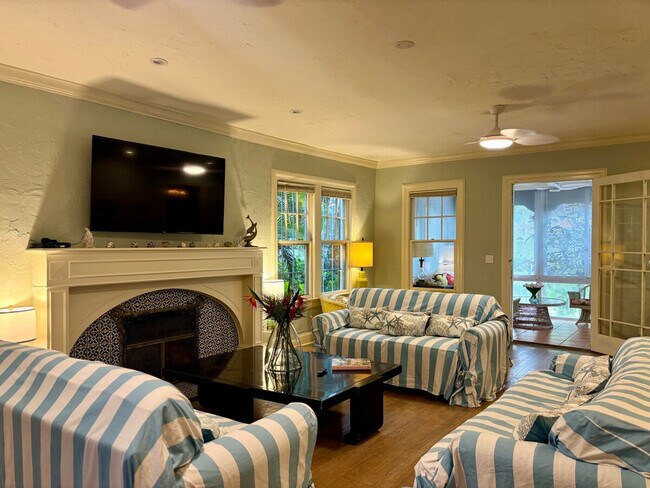 Building Photo - 441 28th St