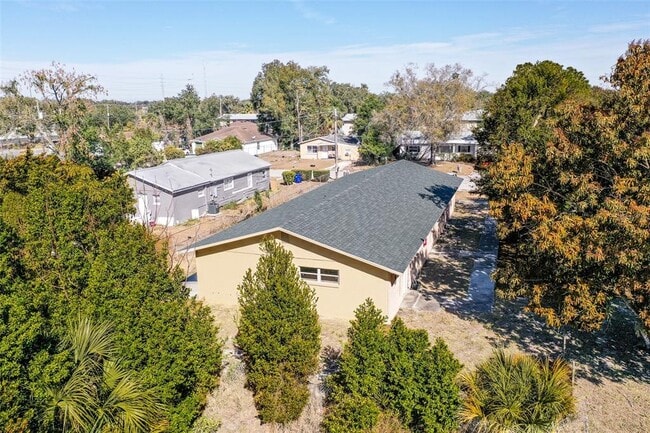 Building Photo - 140 Ave W NW