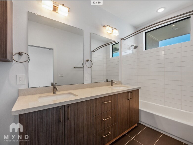 Building Photo - 2401 Crawford St