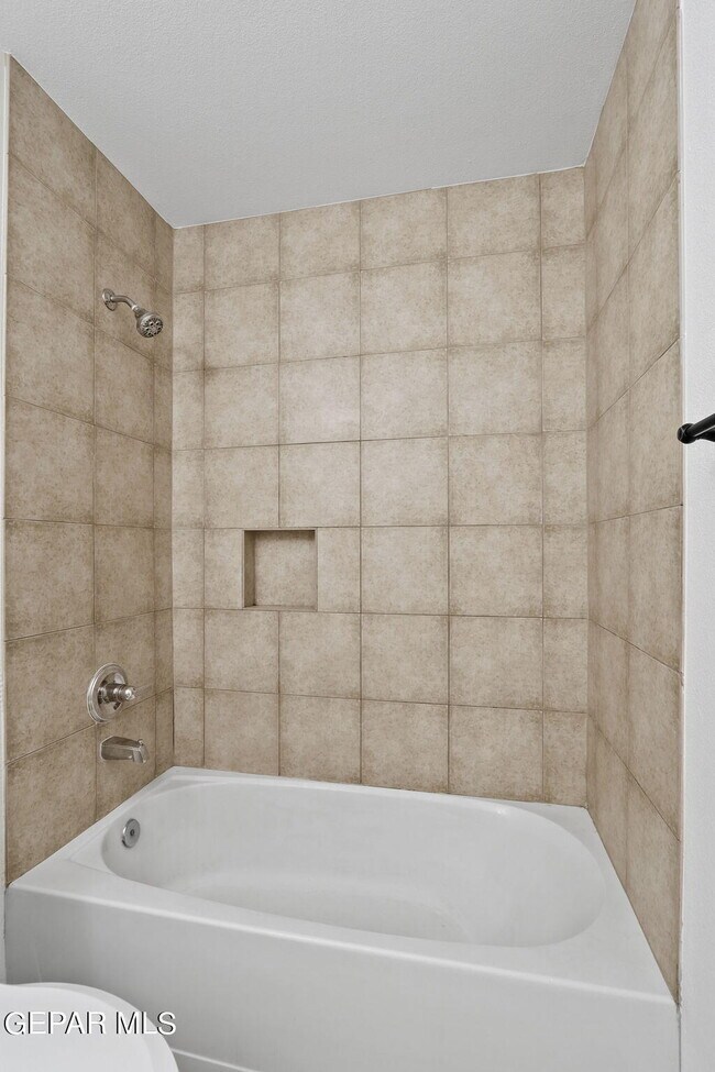 Building Photo - 3269 Maple Point Dr