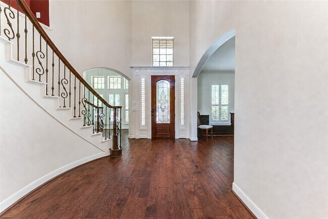 Building Photo - 1335 Altavilla Ln