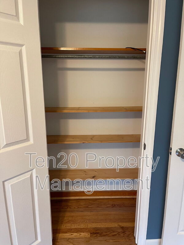 Building Photo - 5835 Darral Dr