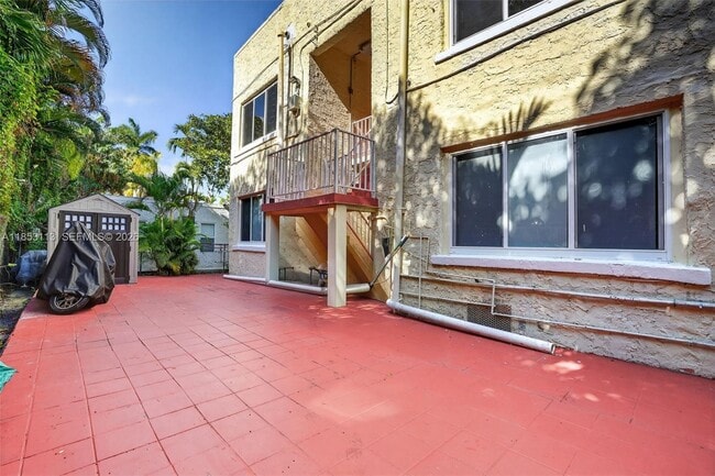 Building Photo - 1630 SW 10th St