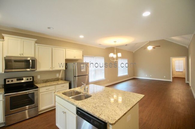 Building Photo - 5525 Park Side Rd