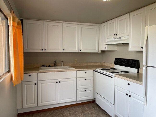 Building Photo - M1614 #1-3