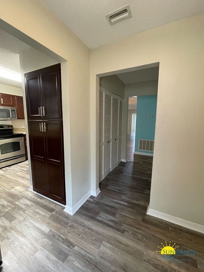 Building Photo - Stunning Waterfront Condo in Garnier's Cay Phase II, Shalimar!