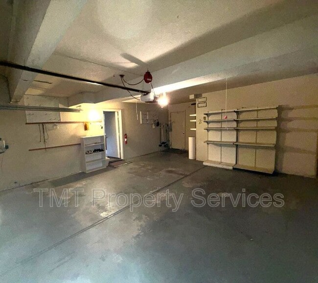 Building Photo - 2 Polvadera Ct