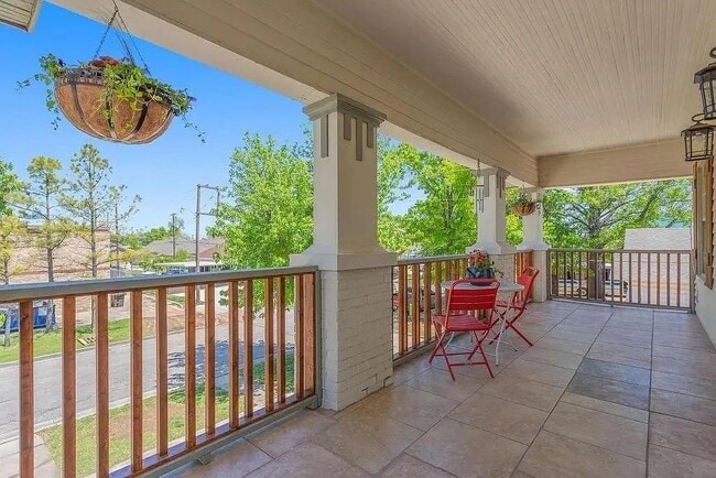 Building Photo - 1230 NW 28th St