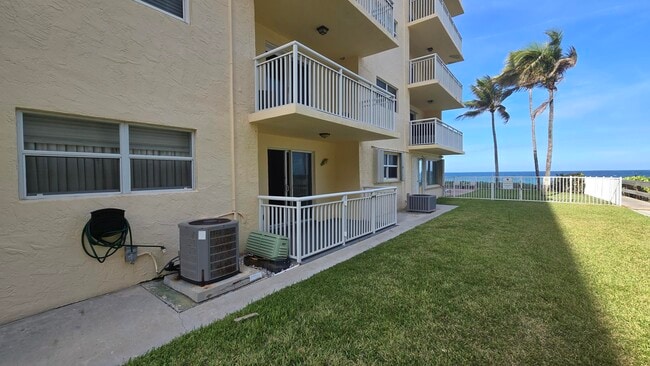 Building Photo - 1161 Hillsboro Mile