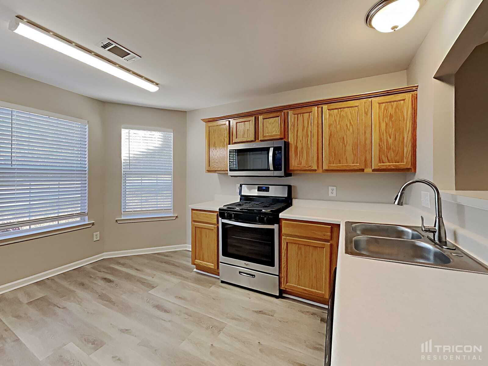 Building Photo - 385 Chadwick Cmns