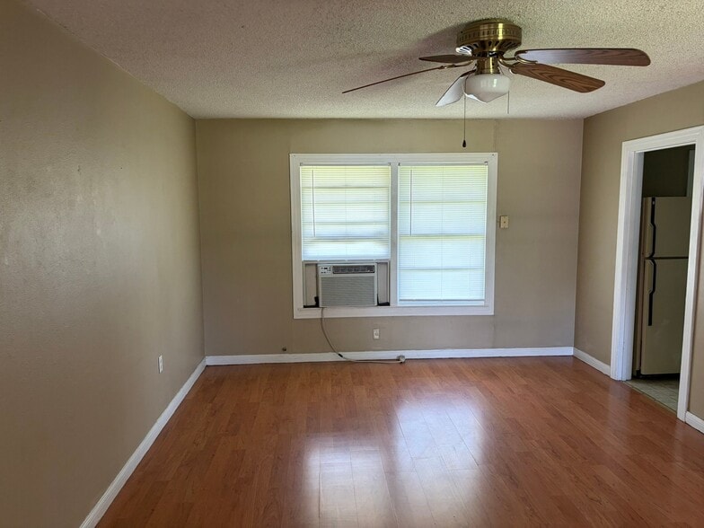 Building Photo - 106 Dixie Dr