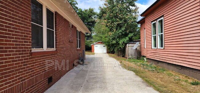 Building Photo - 3411 N Fulton Ave
