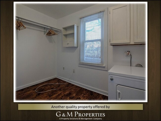 Building Photo - 1 Br, Pet Friendly, Single Family Home Available Now in Greece NY!
