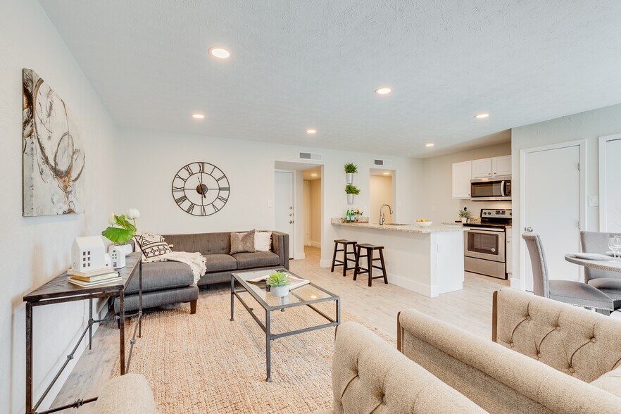 Building Photo - 3805 Longmeadow Way