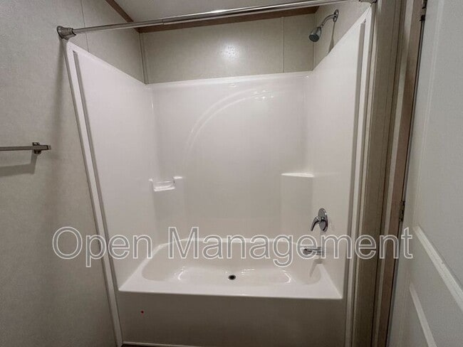 Building Photo - 725 S 12th St