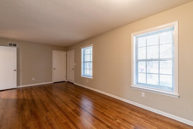 Building Photo - 5121 Ginger Cir