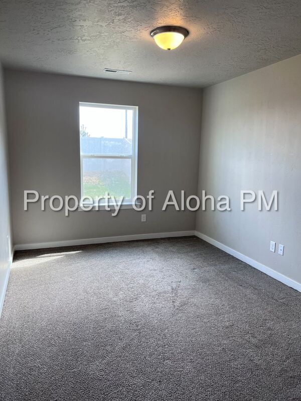 Building Photo - 7544 S Boysenberry Ave