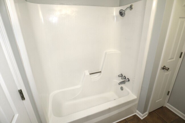 Building Photo - 2 Bed 1.5 Bath in Mepkin Place in West Ashley!