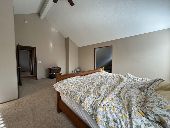 Building Photo - Light-Filled Three Bedroom Home with Private Bonus Space and Outdoor Living