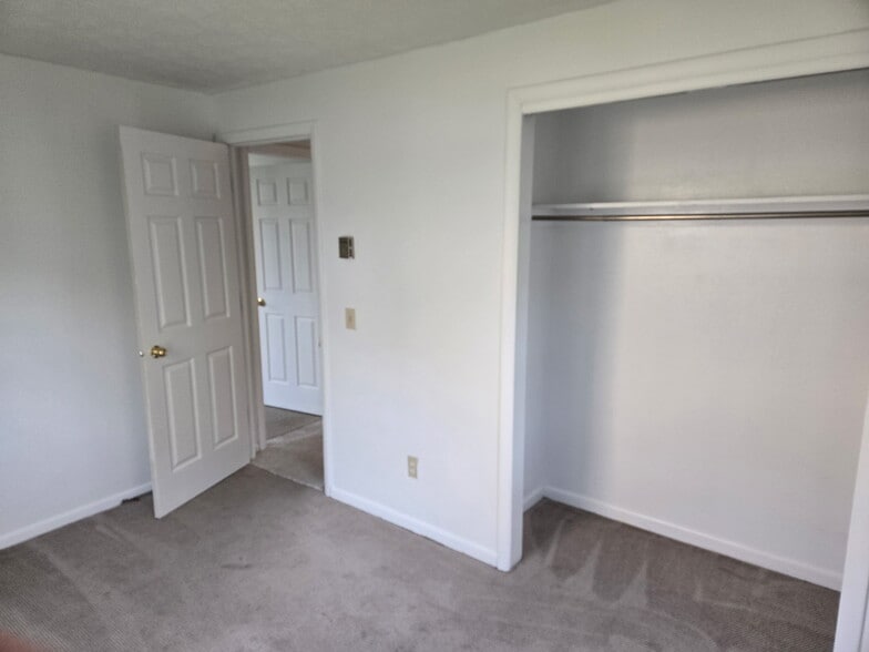 Building Photo - 292 Kennedy St