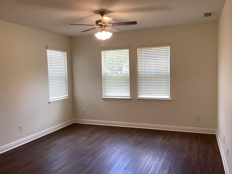 Building Photo - 20275 Calla Lily Dr