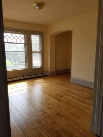 Building Photo - 1303 N Milwaukee St