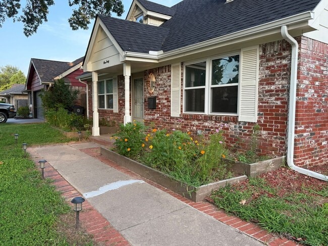 Building Photo - Spacious 4BR House in Tulsa