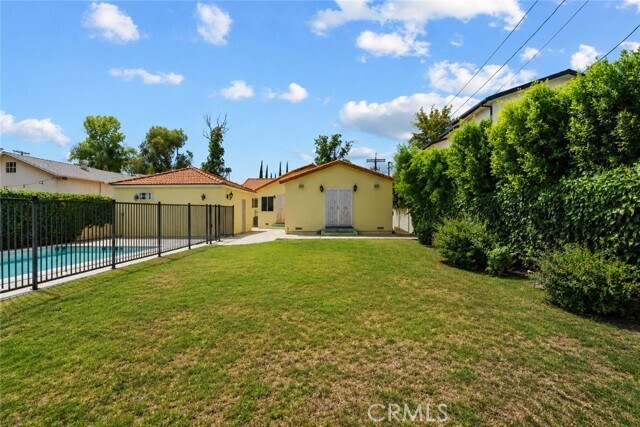 Building Photo - 5110 Petit Ave