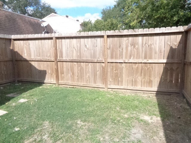 Building Photo - 5502 Deep Forest Dr