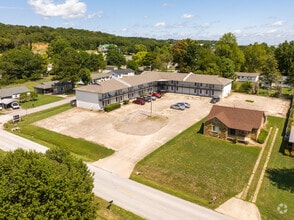 Building Photo - The Dogwood: 1 & 2 Bedroom Apartments