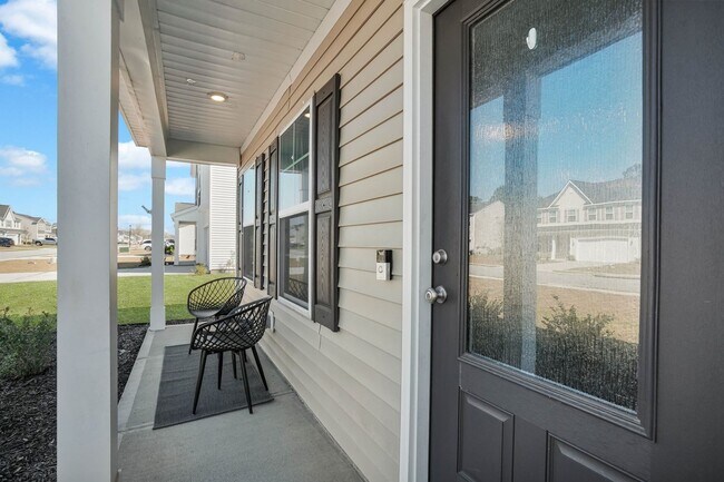 Building Photo - Bright & Welcoming 5-Bedroom Home in Richmond Hill, GA