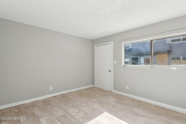 Building Photo - 1224 W 18th St