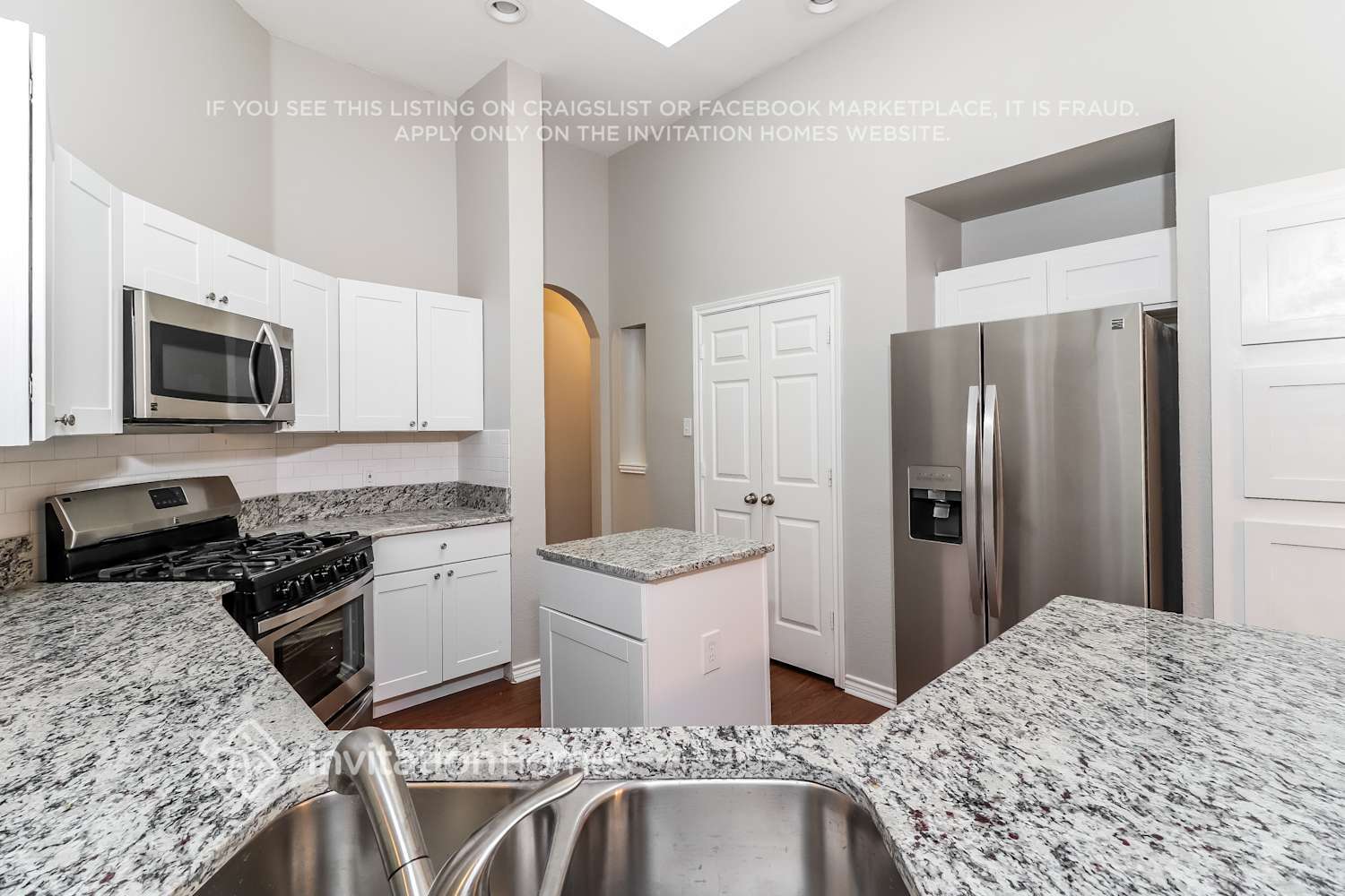 Building Photo - 1617 Churchill Ln