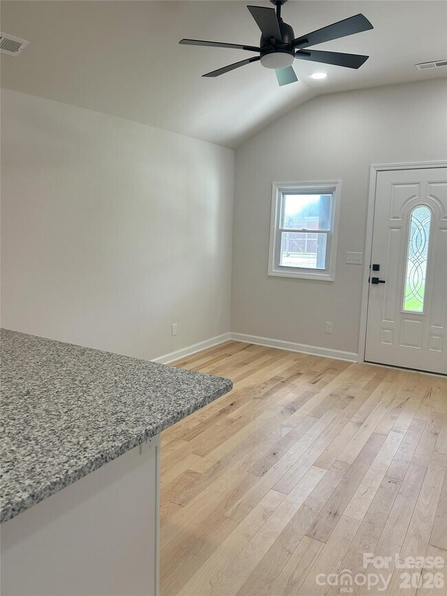 Building Photo - 303 S Main St