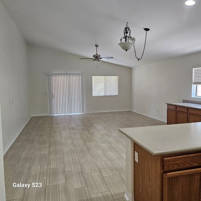 Building Photo - Oasis in Northwest Sun City