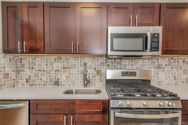 Building Photo - 69 Harney Rd