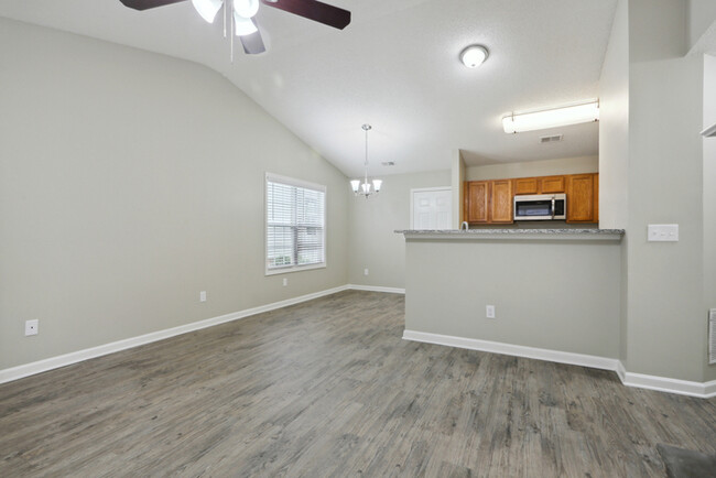 Building Photo - Move-in ready home in Hiram!