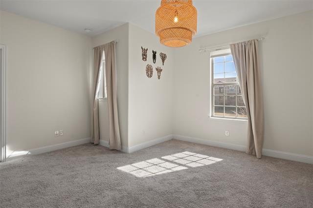 Building Photo - 2205 Lexington Wy